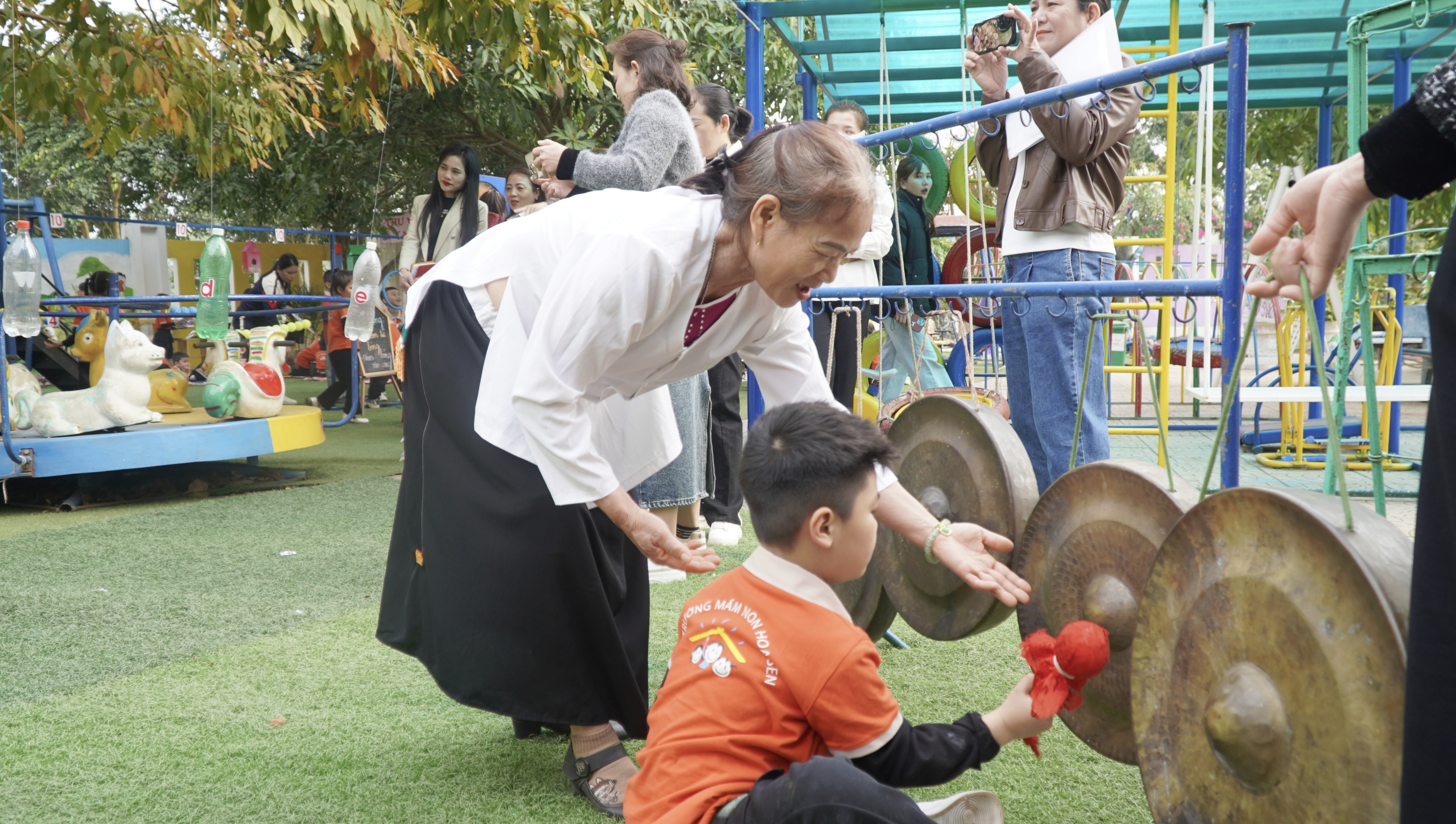 các hoạt động sôi nổi ngoài trời